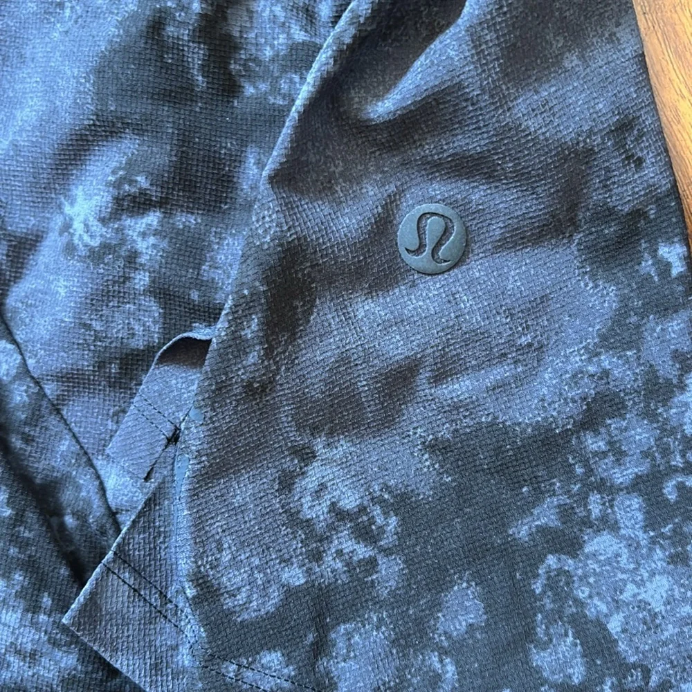 Lululemon Men’s Grey Black Abstract Design Technical Athletic Shorts